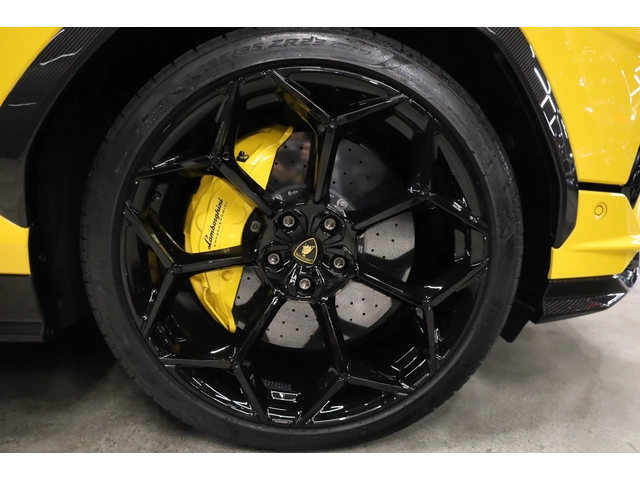 Lamborghini Urus PERFORMANTE* CARBON* CERAMIC* AKRAPOVIC* 23"* - автомобили, коли, обяви за нови и употребявани 5