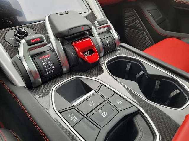 LAMBORGHINI Urus Urus 4.0 V8 AWD - автомобили, коли, обяви за нови и употребявани 9