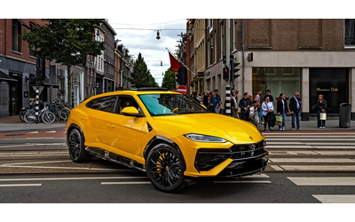 lamborghini-urus-urus-se-4-0-v8-plug-in-hybrid-4wd - 1