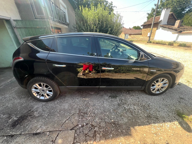 Ланчия Делта 1,6 2012г. Дизел Разход 5,9/100 - автомобили, коли, обяви за нови и употребявани 7