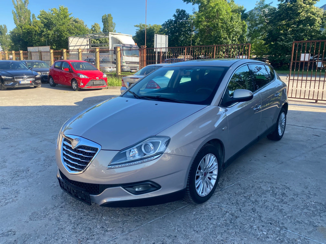 Lancia Delta 1.6 m-jet - автомобили, коли, обяви за нови и употребявани 0