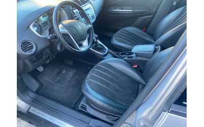 Lancia Delta 1.6 m-jet - автомобили, коли, обяви за нови и употребявани 7