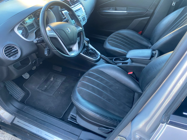 Lancia Delta 1.6 m-jet - автомобили, коли, обяви за нови и употребявани 7