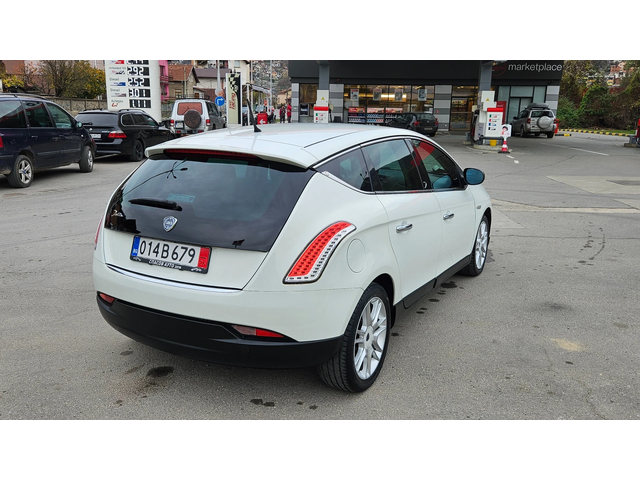 Lancia Delta 1.4 T-jet GAZ/KLIMA/KOJA - автомобили, коли, обяви за нови и употребявани 4
