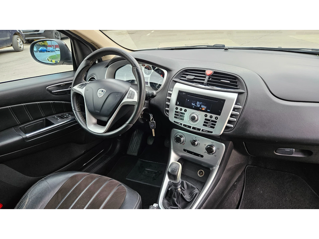 Lancia Delta 1.4 T-jet GAZ/KLIMA/KOJA - автомобили, коли, обяви за нови и употребявани 9