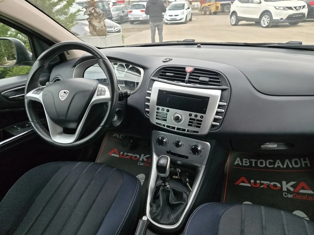 Lancia Delta 1.4T-120кс= 135.000км= 6ск= КЛИМАТИК - автомобили, коли, обяви за нови и употребявани 12