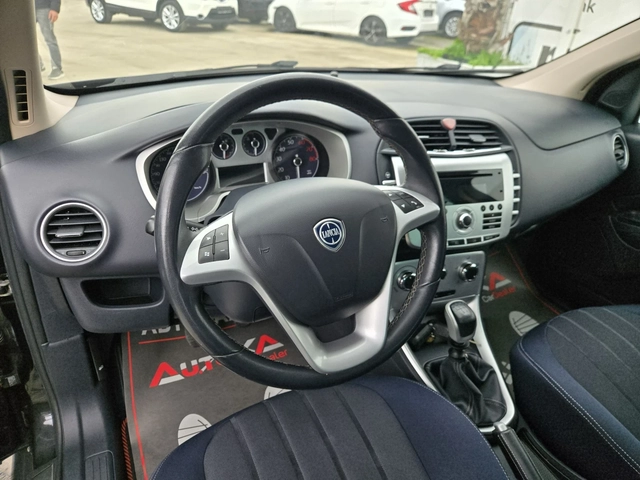 Lancia Delta 1.4T-120кс= 135.000км= 6ск= КЛИМАТИК - автомобили, коли, обяви за нови и употребявани 7