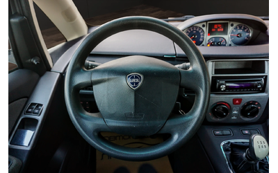 Lancia Musa 1.4i - автомобили, коли, обяви за нови и употребявани 7