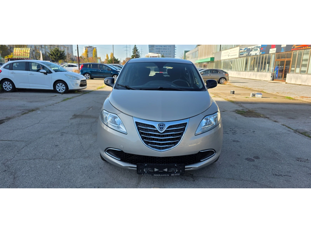 Lancia Ypsilon 1.2i 70k.c EURO 5B ITALIA - автомобили, коли, обяви за нови и употребявани 0