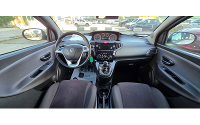Lancia Ypsilon 1.2i 70k.c EURO 5B ITALIA - автомобили, коли, обяви за нови и употребявани 13