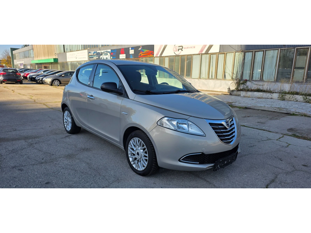 Lancia Ypsilon 1.2i 70k.c EURO 5B ITALIA - автомобили, коли, обяви за нови и употребявани 2