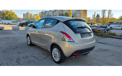 lancia-ypsilon - 5