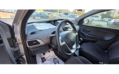 Lancia Ypsilon 1.2i 70k.c EURO 5B ITALIA - автомобили, коли, обяви за нови и употребявани 7