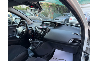 Lancia Ypsilon 1.2I - автомобили, коли, обяви за нови и употребявани 11