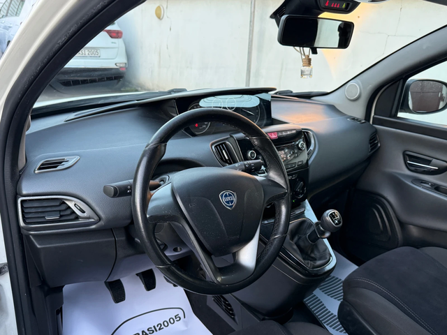 Lancia Ypsilon 1.2I - автомобили, коли, обяви за нови и употребявани 7