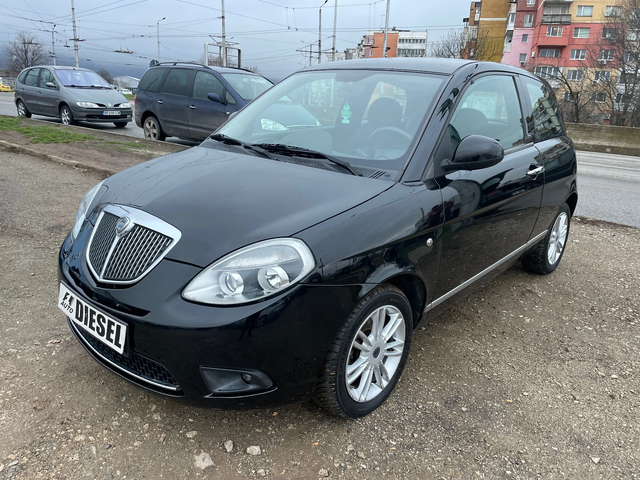 Lancia Ypsilon 1.3-M-jet-U-N-Y-C-A - автомобили, коли, обяви за нови и употребявани 0