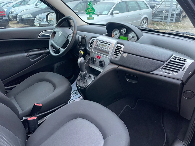 Lancia Ypsilon 1.3-M-jet-U-N-Y-C-A - автомобили, коли, обяви за нови и употребявани 5