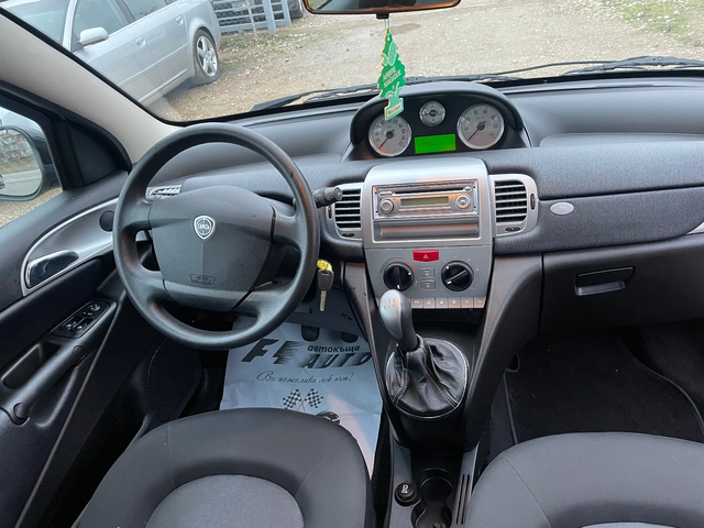 Lancia Ypsilon 1.3-M-jet-U-N-Y-C-A - автомобили, коли, обяви за нови и употребявани 6