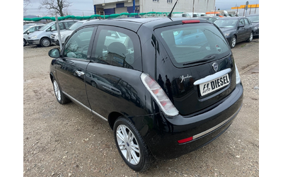 Lancia Ypsilon 1.3-M-jet-U-N-Y-C-A - автомобили, коли, обяви за нови и употребявани 9