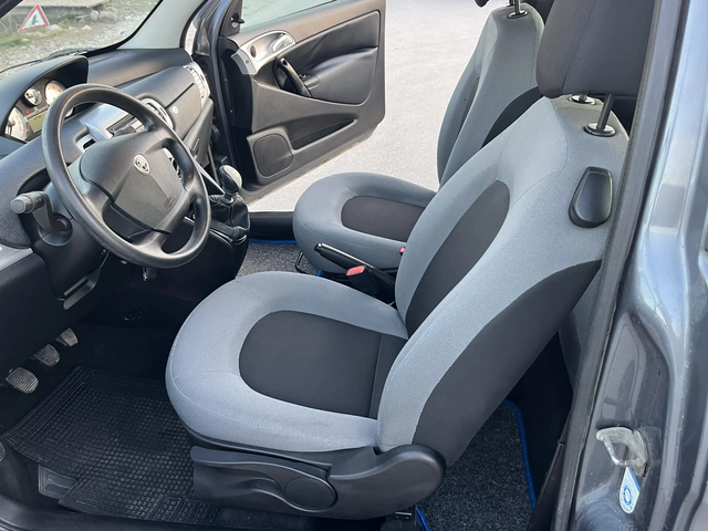 Lancia Ypsilon 1.3I 60кс EURO 4 KЛИМАТИК - автомобили, коли, обяви за нови и употребявани 7