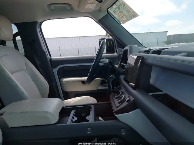 Land Rover Defender 130 P300 S - автомобили, коли, обяви за нови и употребявани 6