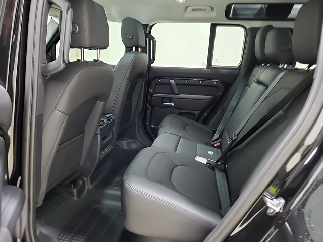 Land Rover Defender 110 P300 S - автомобили, коли, обяви за нови и употребявани 10