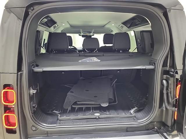 Land Rover Defender 110 P300 S - автомобили, коли, обяви за нови и употребявани 12