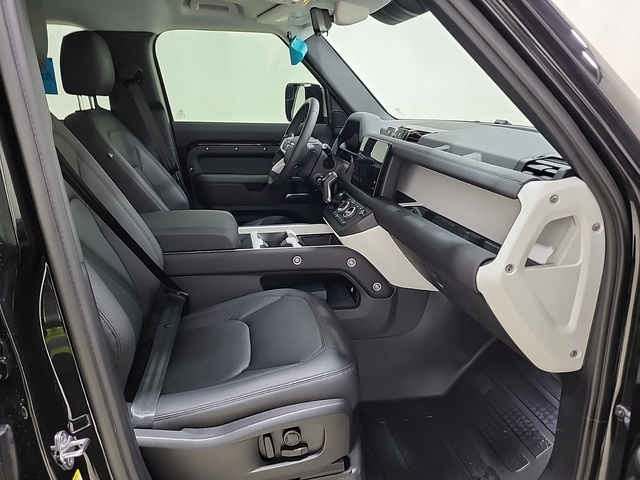 Land Rover Defender 110 P300 S - автомобили, коли, обяви за нови и употребявани 13