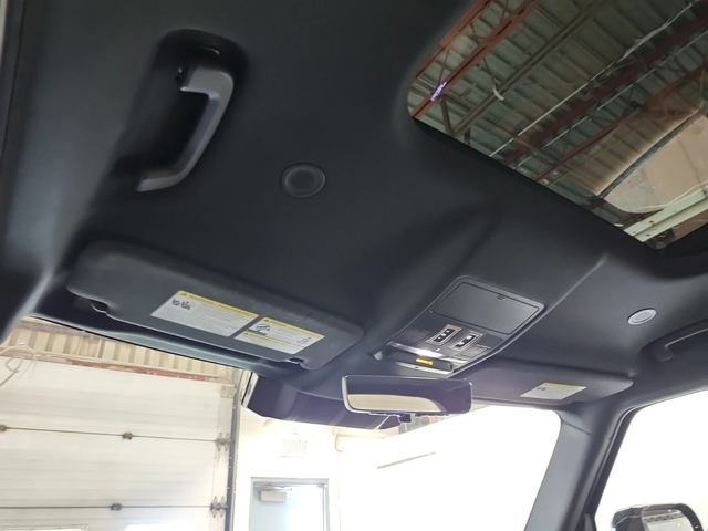 Land Rover Defender 110 X AWD - автомобили, коли, обяви за нови и употребявани 11