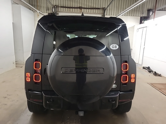 Land Rover Defender 110 X-Dynamic SE AWD - автомобили, коли, обяви за нови и употребявани 5