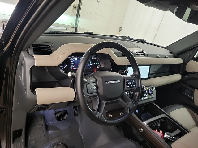 Land Rover Defender 110 X-Dynamic SE AWD - автомобили, коли, обяви за нови и употребявани 7