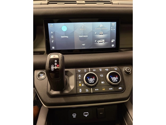 Land Rover Defender 110 * P300 * 360 КАМЕРА * CARFAX * - автомобили, коли, обяви за нови и употребявани 9