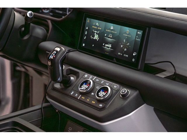 Land Rover Defender 90 Hard Top X-Dynamic SE/Камера/Meridian/ - автомобили, коли, обяви за нови и употребявани 11