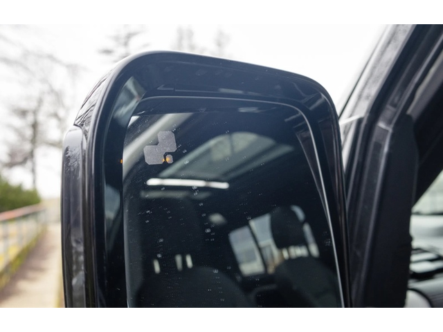 Land Rover Defender Defender D300 MHEV X-Dynamic SE - автомобили, коли, обяви за нови и употребявани 13