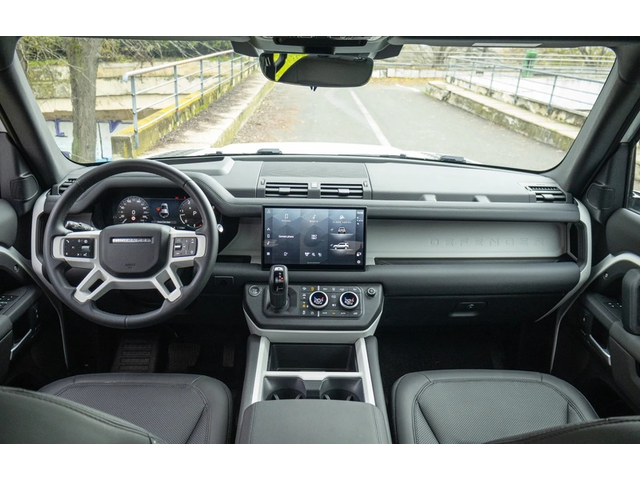 Land Rover Defender Defender D300 MHEV X-Dynamic SE - автомобили, коли, обяви за нови и употребявани 6