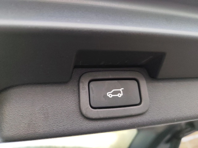 Land Rover Discovery 2.0D* 4X4* LED* NAVI* КОЖА* EURO6B* - автомобили, коли, обяви за нови и употребявани 13