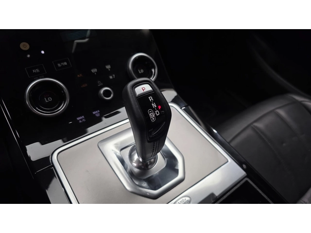 Land Rover Range Rover Evoque P250 SE | Адаптивен круиз | Панорама | Memory - автомобили, коли, обяви за нови и употребявани 7