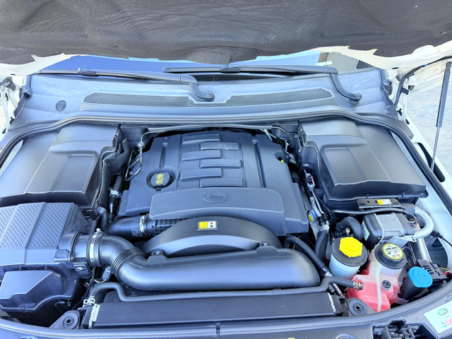 Land Rover Range Rover Sport 2.7TD HSE V6* NAVI* UNIKAT* - автомобили, коли, обяви за нови и употребявани 16