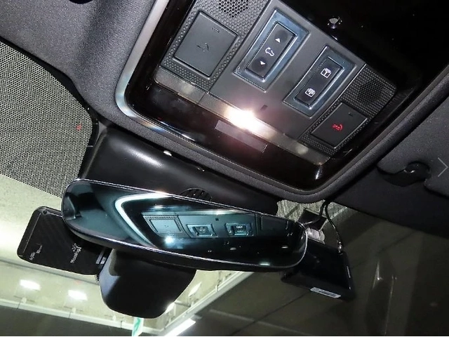 Land Rover Range Rover Velar 3.0 D300 R-Dynamic SE - автомобили, коли, обяви за нови и употребявани 10