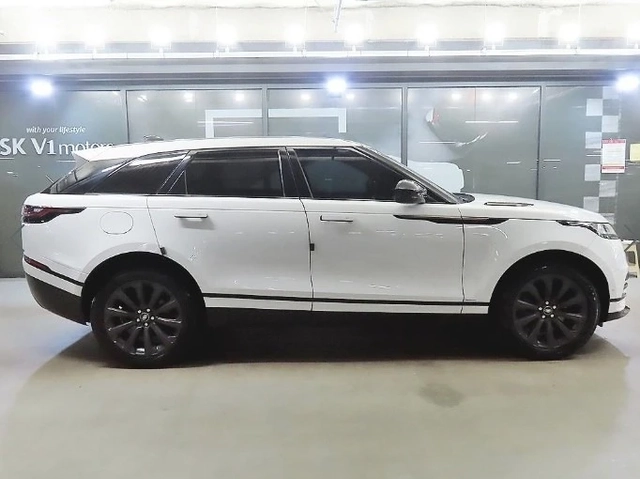 Land Rover Range Rover Velar 3.0 D300 R-Dynamic SE - автомобили, коли, обяви за нови и употребявани 1