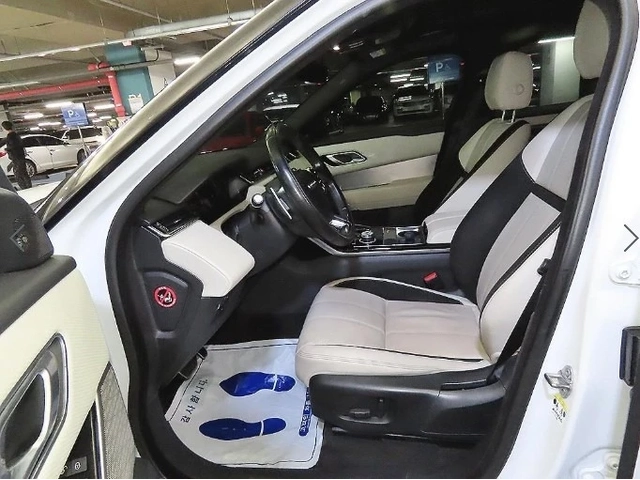 Land Rover Range Rover Velar 3.0 D300 R-Dynamic SE - автомобили, коли, обяви за нови и употребявани 4