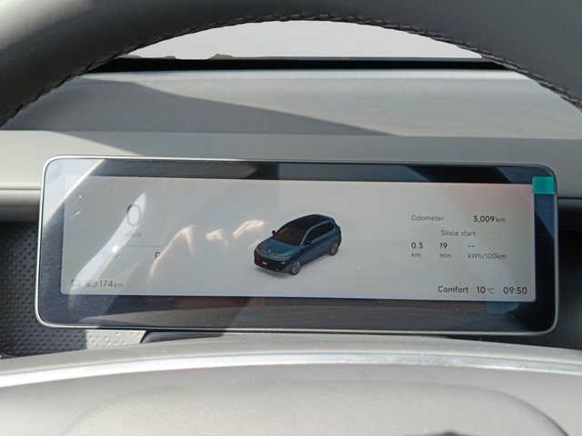 Leapmotor B10 - автомобили, коли, обяви за нови и употребявани 8