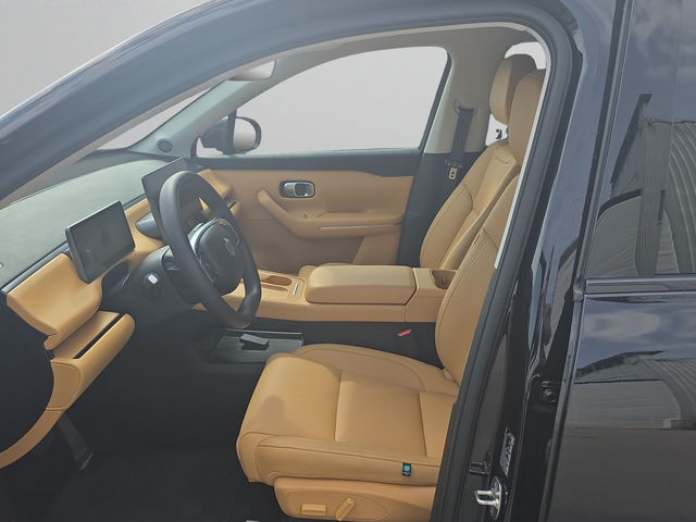 Leapmotor C10 DESIGN BEV AWD 440kW 81,9kWh - автомобили, коли, обяви за нови и употребявани 8