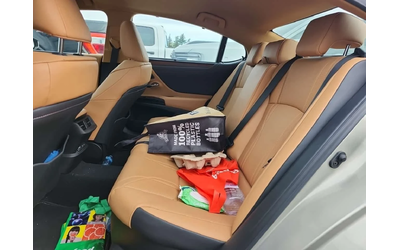 Lexus ES 300 Hybrid * Eдин собственик * Без инциденти * CARFAX - автомобили, коли, обяви за нови и употребявани 8