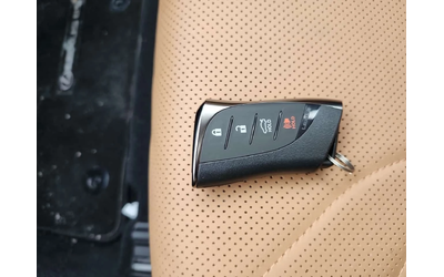 Lexus ES 300 Hybrid * Eдин собственик * Без инциденти * CARFAX - автомобили, коли, обяви за нови и употребявани 9