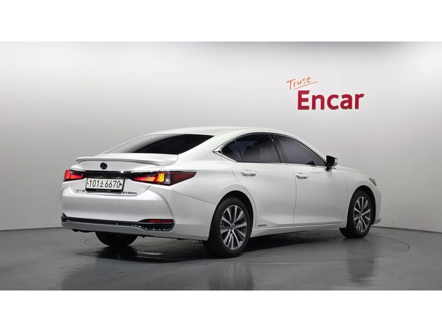 Lexus ES 300 Supreme - автомобили, коли, обяви за нови и употребявани 1