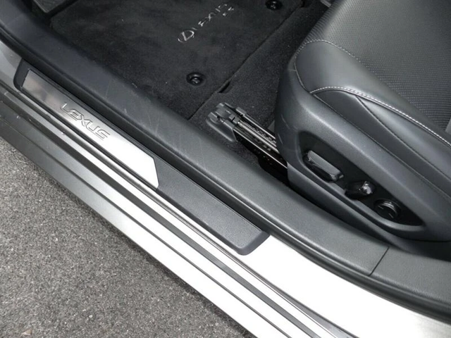 Lexus ES 300h - автомобили, коли, обяви за нови и употребявани 11