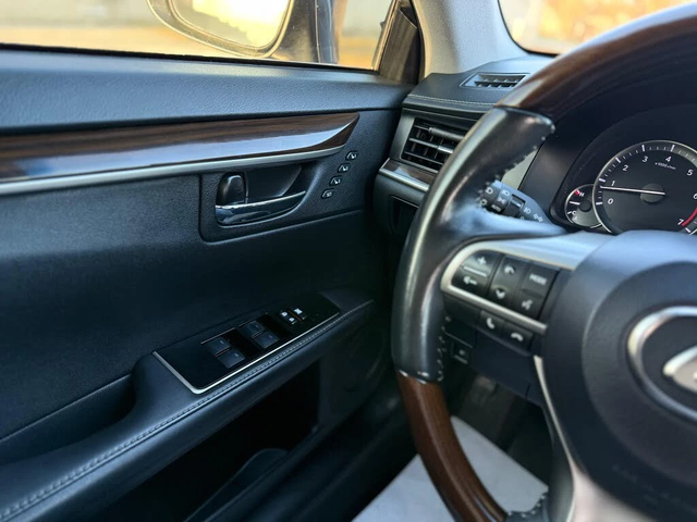 Lexus ES 350 FWD* АвтоКредит* (ЦЕНА ДО БГ) - автомобили, коли, обяви за нови и употребявани 12