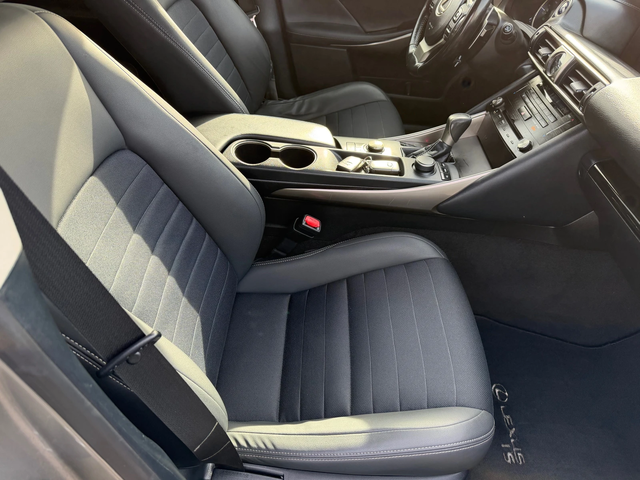 Lexus IS 300 2.5 HYBRID - автомобили, коли, обяви за нови и употребявани 11