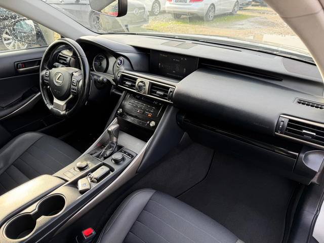 Lexus IS 300 2.5 HYBRID - автомобили, коли, обяви за нови и употребявани 12